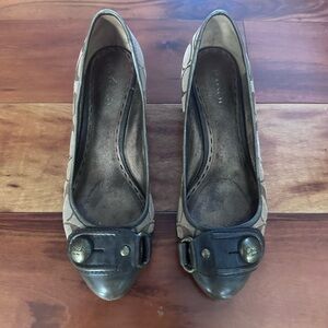 Coach Signature Wedge